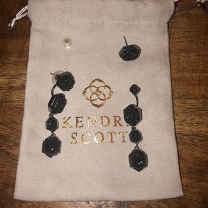 Black sparkly Kendra Scott Earrings!!